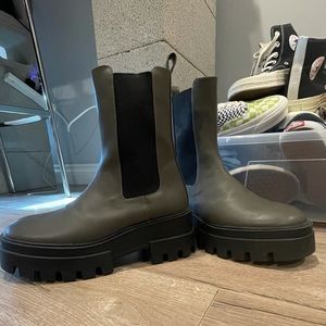 green lug sole boots size 6